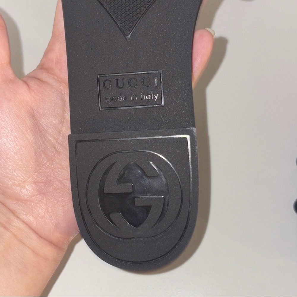 Gucci Black Rubber Interlocking G Slide - Picture 2 of 2